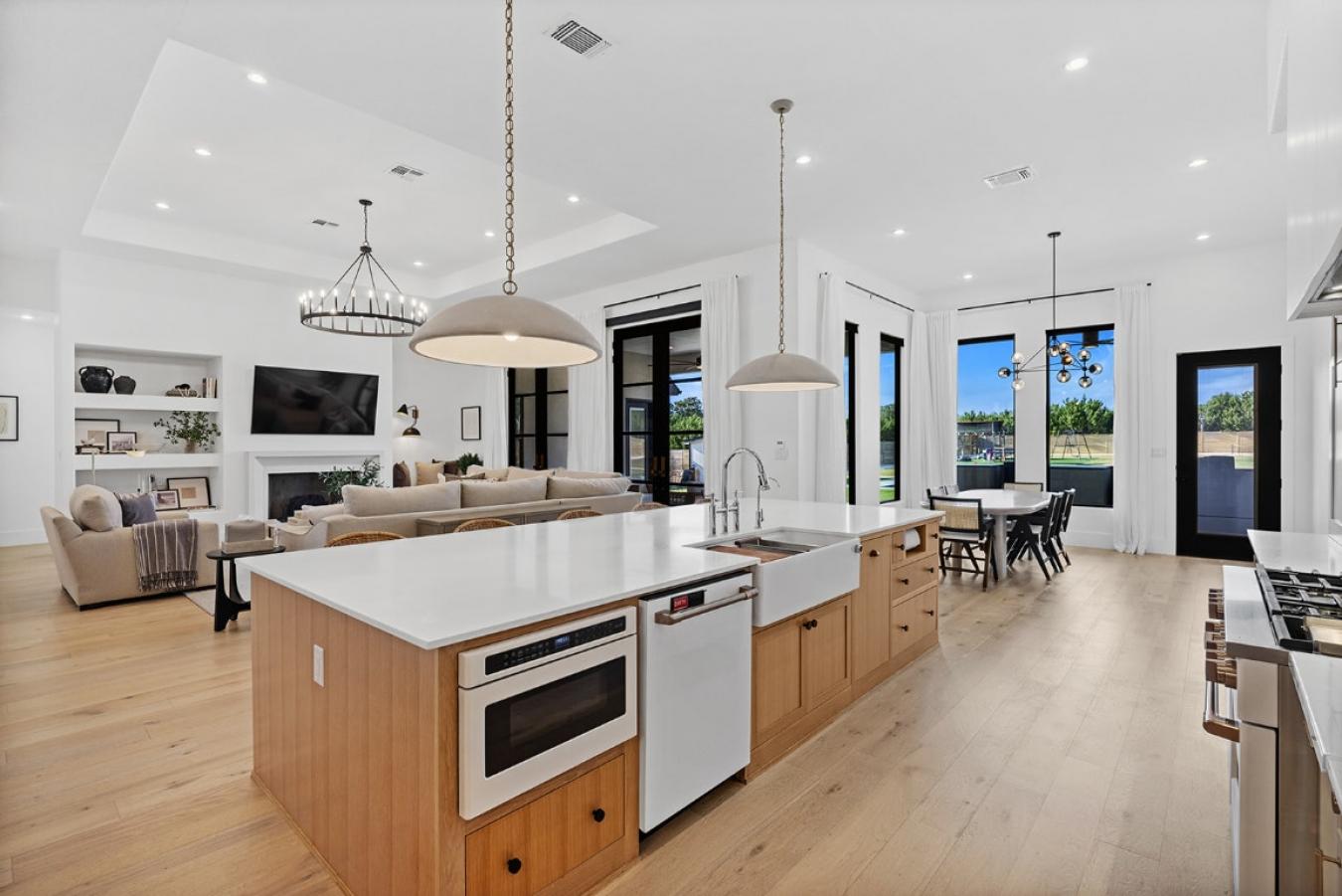 Liberty Hill, Williamson, 78642, United States, 5 Bedrooms Bedrooms, ,5 BathroomsBathrooms,Residential,For Sale,1969972