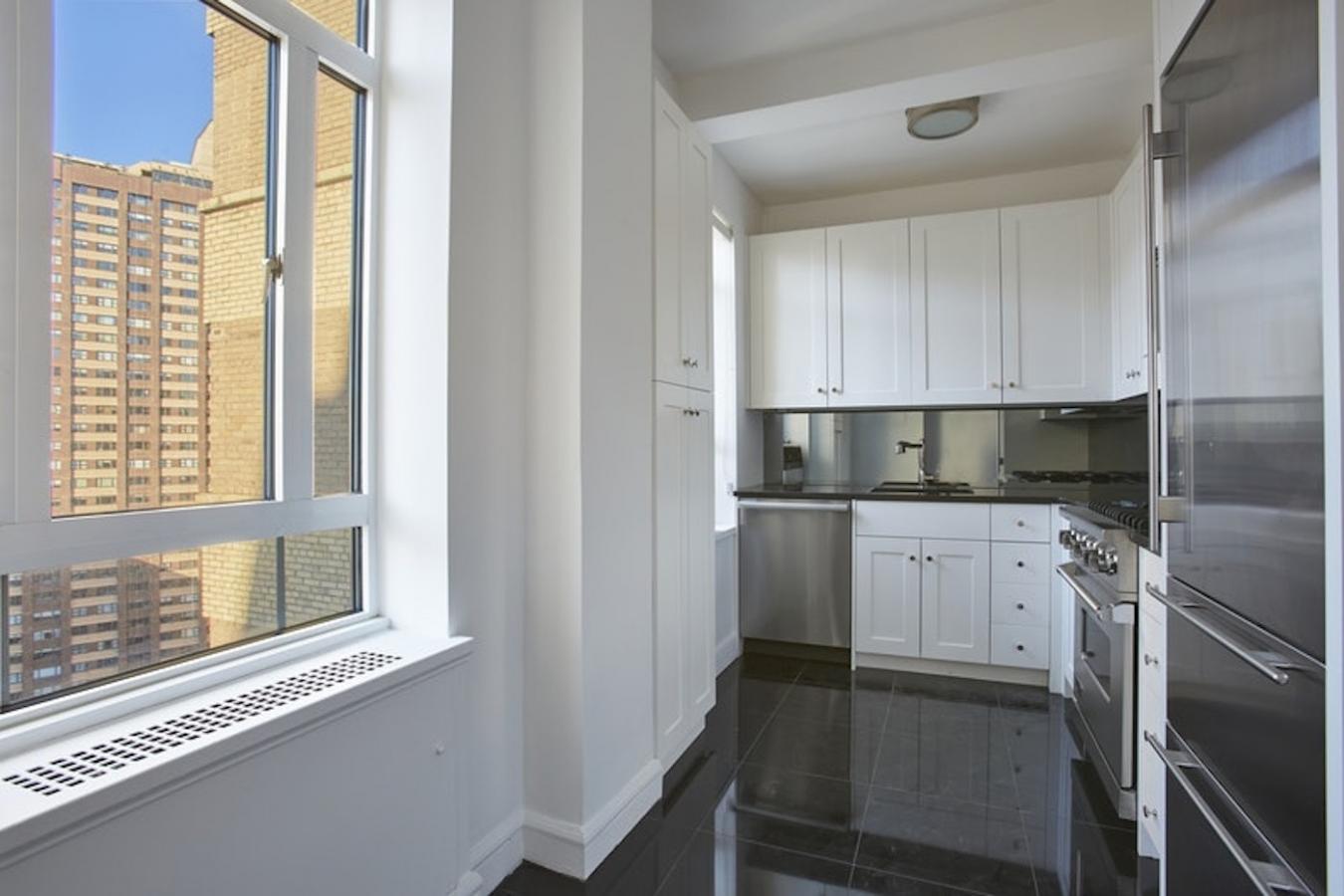 New York, New York, 10023, United States, 2 Bedrooms Bedrooms, ,2 BathroomsBathrooms,Residential,For Sale,1969819