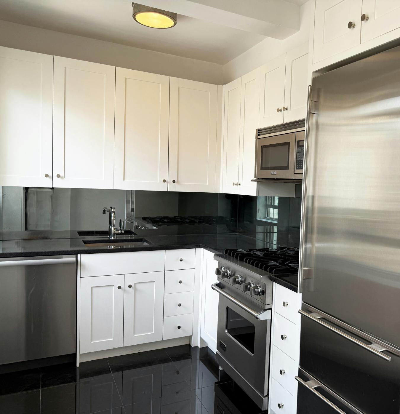 New York, New York, 10023, United States, 2 Bedrooms Bedrooms, ,2 BathroomsBathrooms,Residential,For Sale,1969819