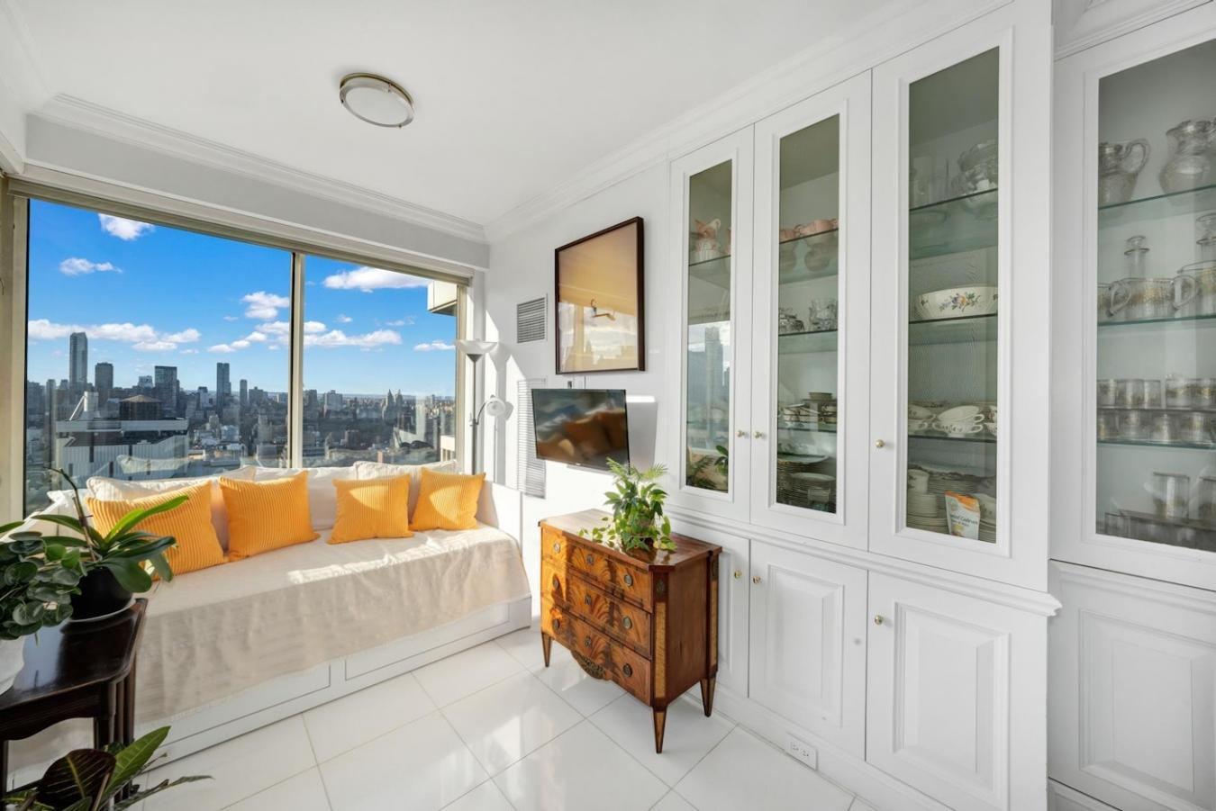 New York, New York, 10021, United States, 3 Bedrooms Bedrooms, ,3 BathroomsBathrooms,Residential,For Sale,1969817