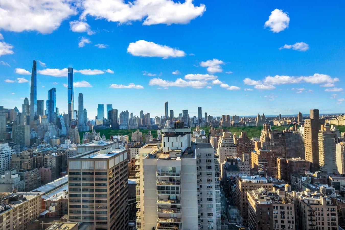 New York, New York, 10021, United States, 3 Bedrooms Bedrooms, ,3 BathroomsBathrooms,Residential,For Sale,1969817