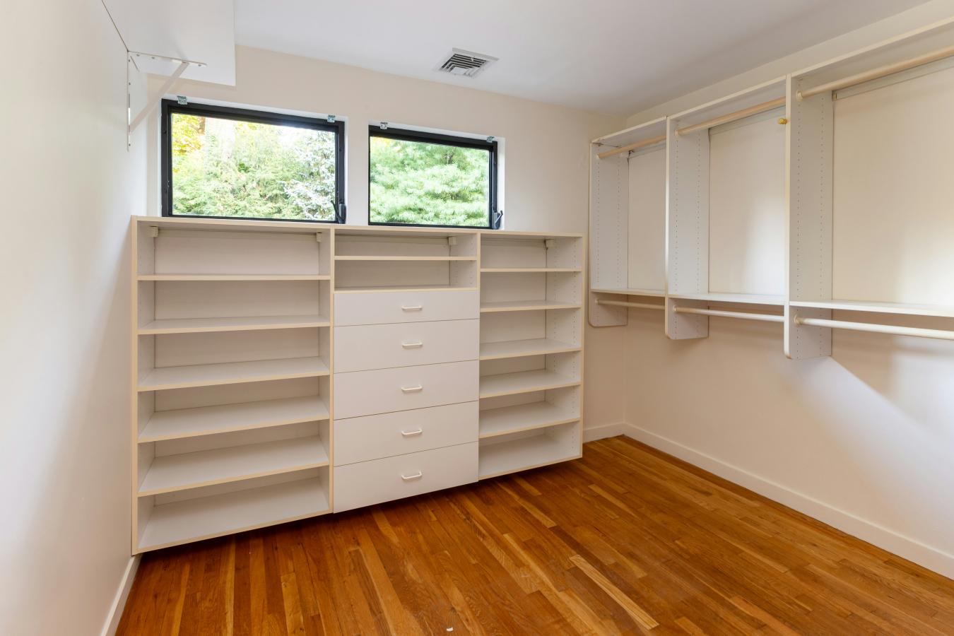 Estate Area, New York, 10471, United States, 5 Bedrooms Bedrooms, ,4 BathroomsBathrooms,Residential,For Sale,1969816