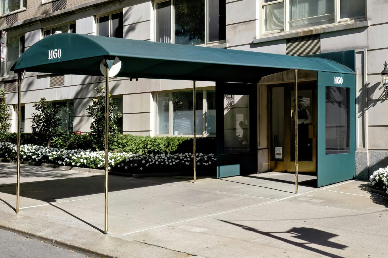 New York, New York, 10028, United States, 2 Bedrooms Bedrooms, ,2 BathroomsBathrooms,Residential,For Sale,1969815