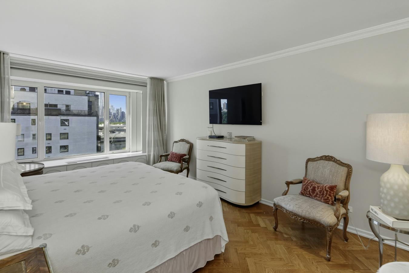 New York, New York, 10028, United States, 2 Bedrooms Bedrooms, ,2 BathroomsBathrooms,Residential,For Sale,1969815