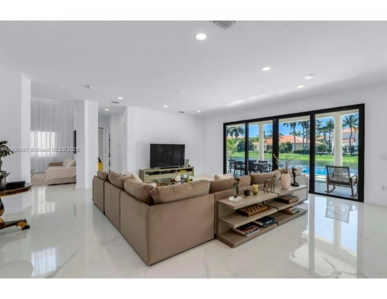 Cutler Bay, Florida, 33157, United States, 5 Bedrooms Bedrooms, ,4 BathroomsBathrooms,Residential,For Sale,1969813