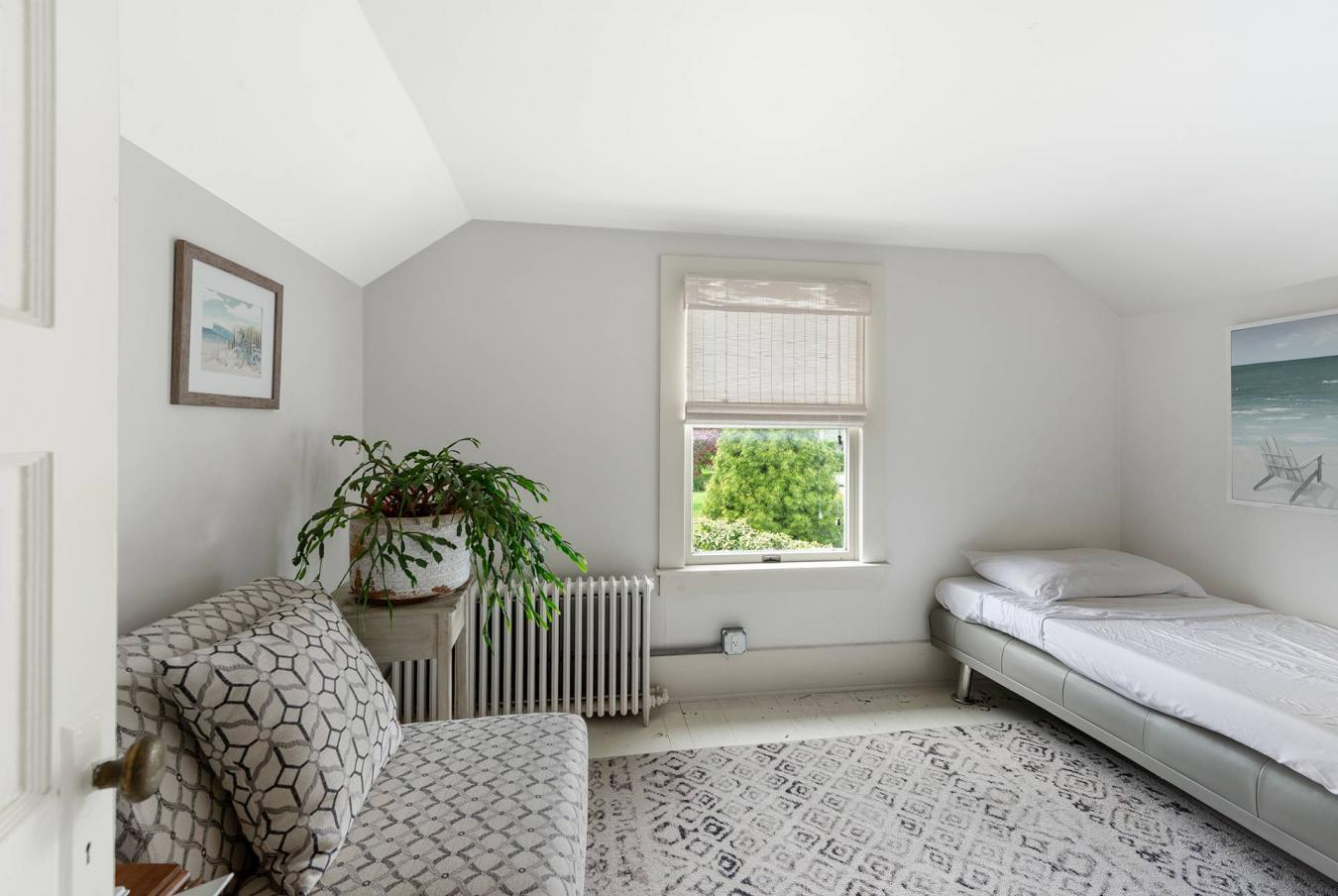 Village of Southampton, New York, 11968, United States, 3 Bedrooms Bedrooms, ,1 BathroomBathrooms,Residential,For Sale,1969812