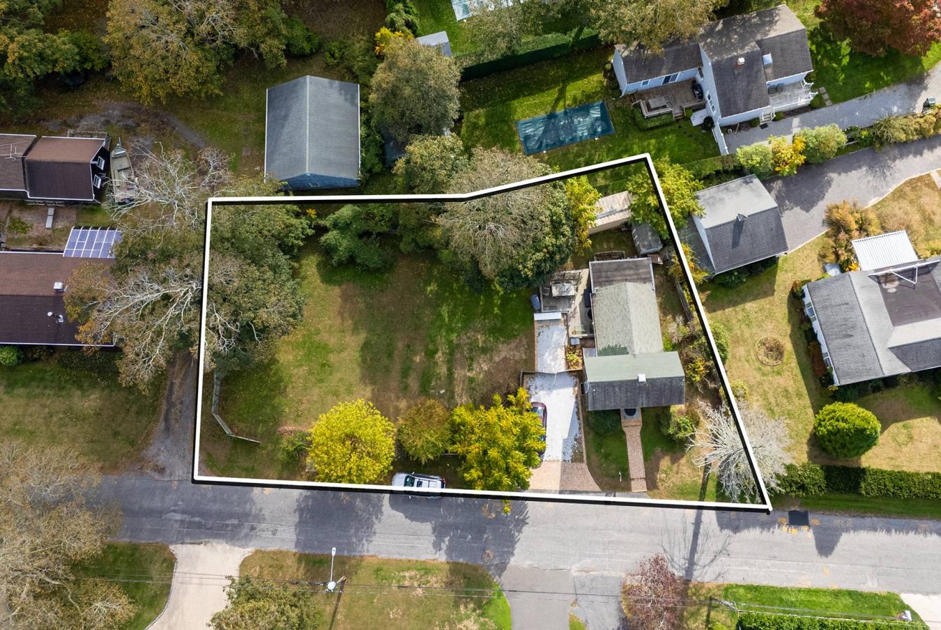 Village of Southampton, New York, 11968, United States, 3 Bedrooms Bedrooms, ,1 BathroomBathrooms,Residential,For Sale,1969812