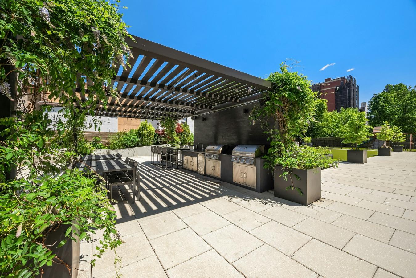 South Slope, New York, 11215, United States, 3 Bedrooms Bedrooms, ,2 BathroomsBathrooms,Residential,For Sale,1969811