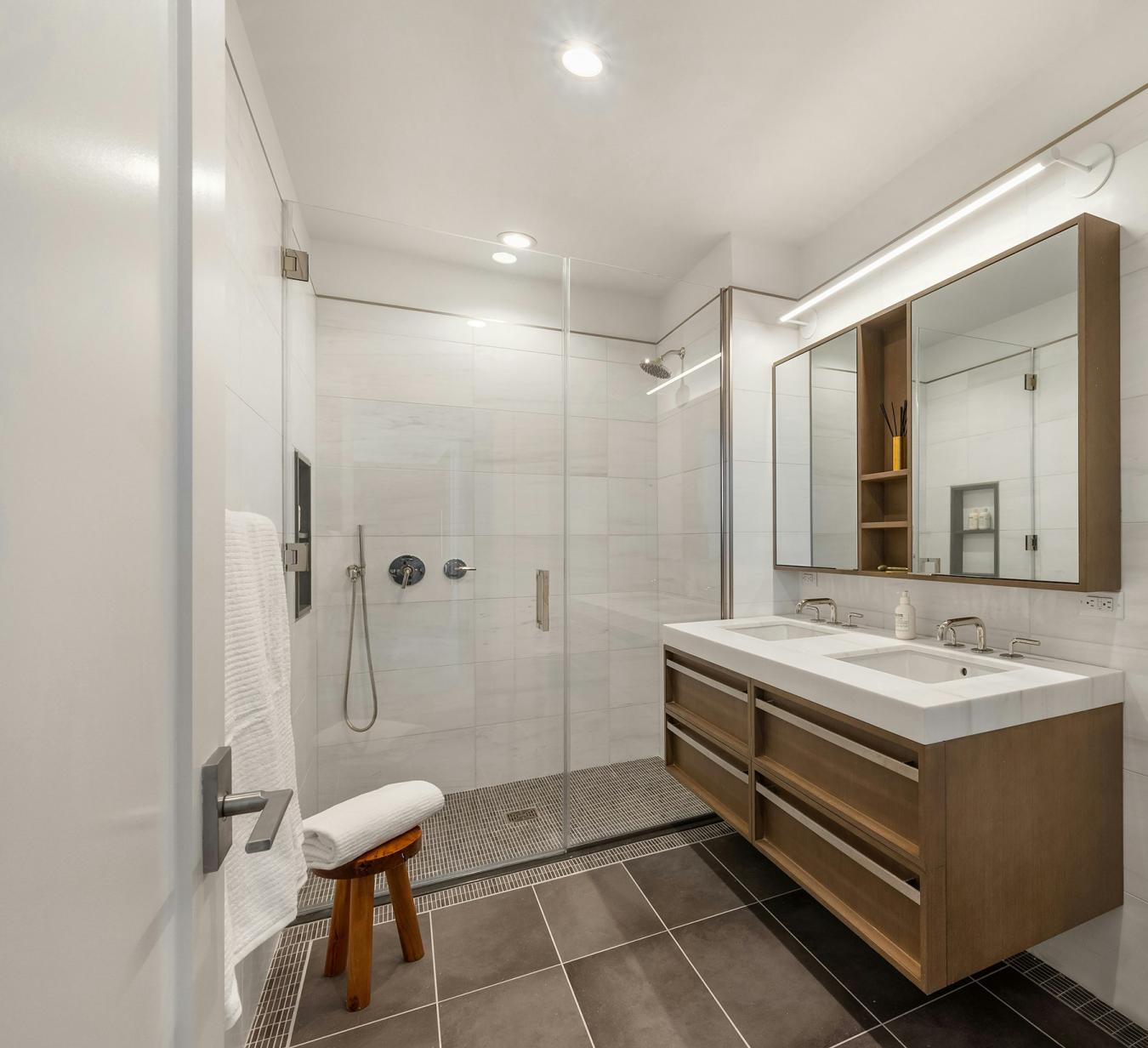 South Slope, New York, 11215, United States, 3 Bedrooms Bedrooms, ,2 BathroomsBathrooms,Residential,For Sale,1969811