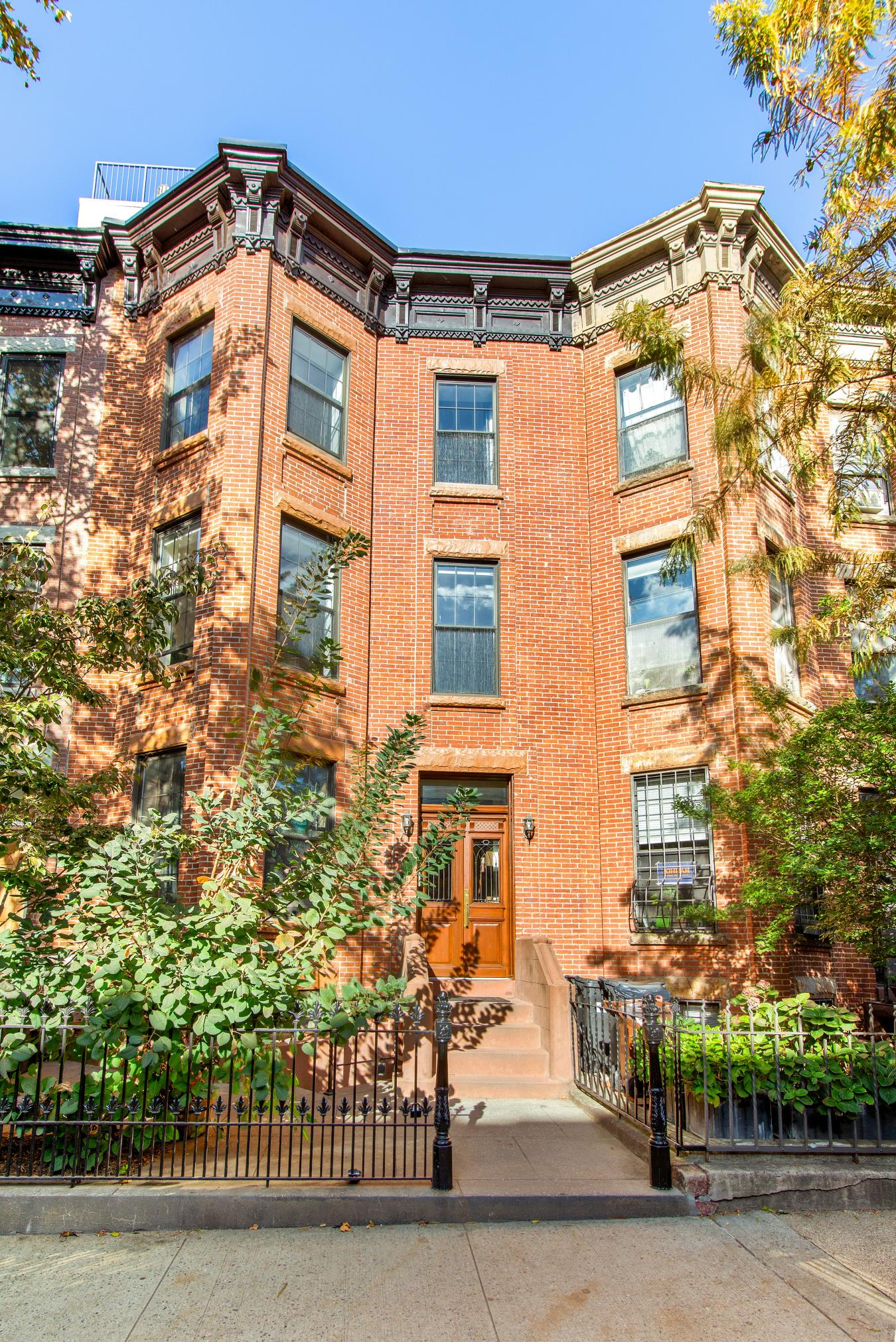 Park Slope, New York, 11217, United States, 2 Bedrooms Bedrooms, ,2 BathroomsBathrooms,Residential,For Sale,1969810