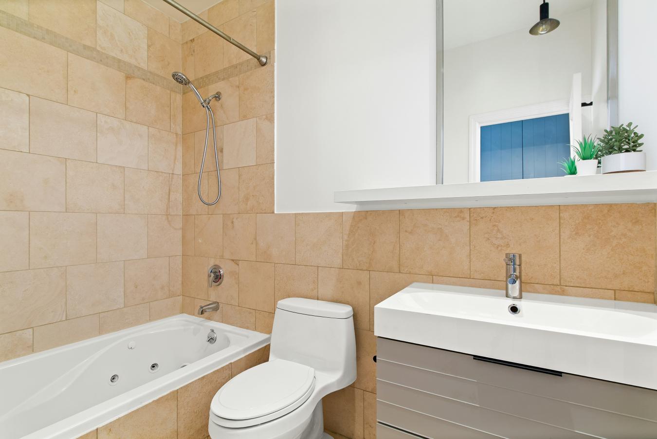 Park Slope, New York, 11217, United States, 2 Bedrooms Bedrooms, ,2 BathroomsBathrooms,Residential,For Sale,1969810