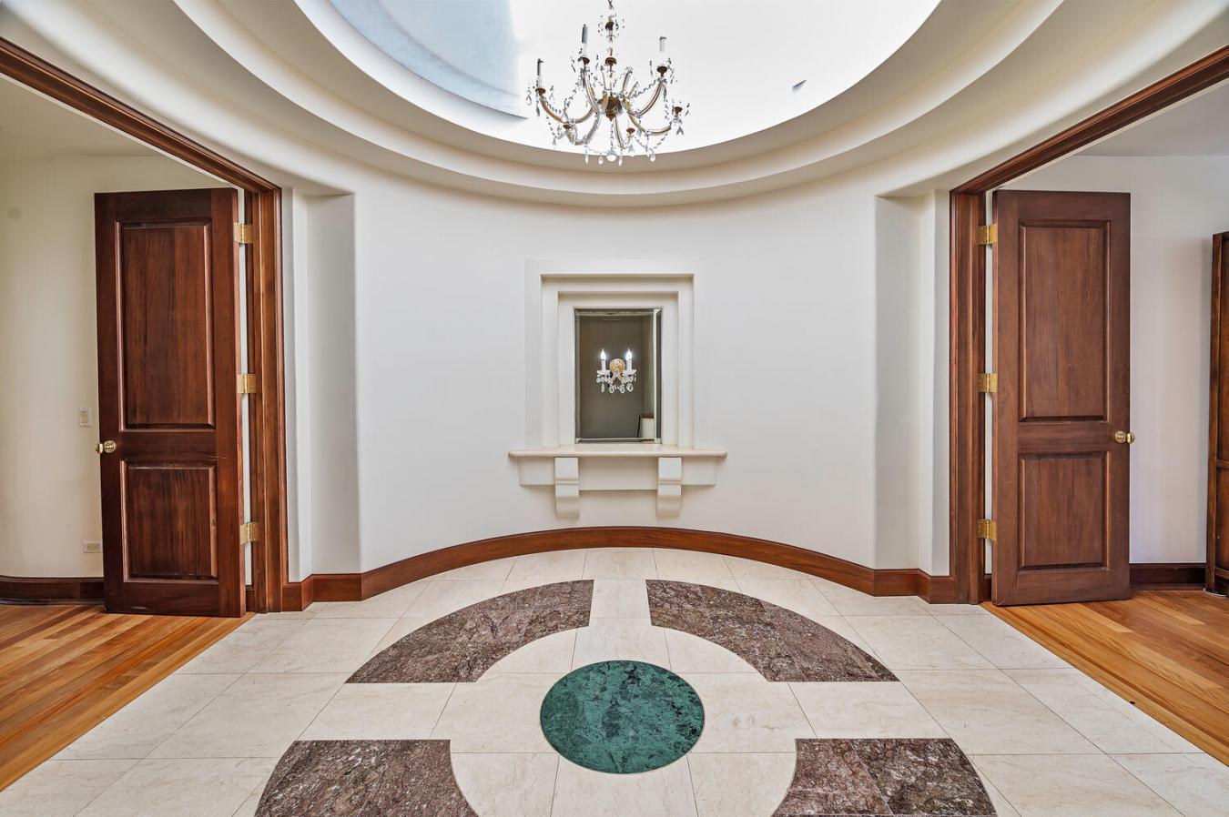 Honolulu, Hawaii, 96815, United States, 4 Bedrooms Bedrooms, ,4 BathroomsBathrooms,Residential,For Sale,1969808