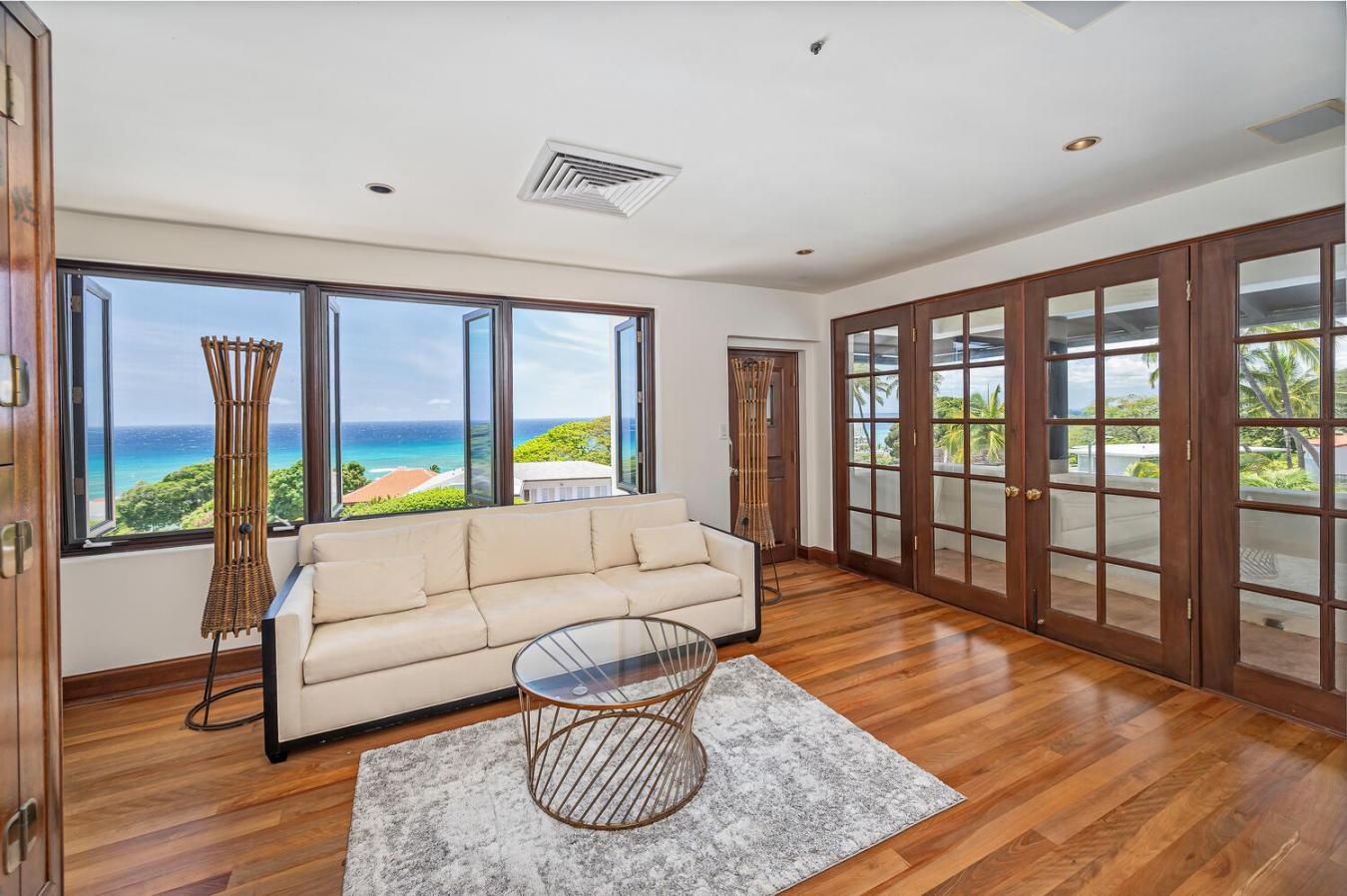 Honolulu, Hawaii, 96815, United States, 4 Bedrooms Bedrooms, ,4 BathroomsBathrooms,Residential,For Sale,1969808