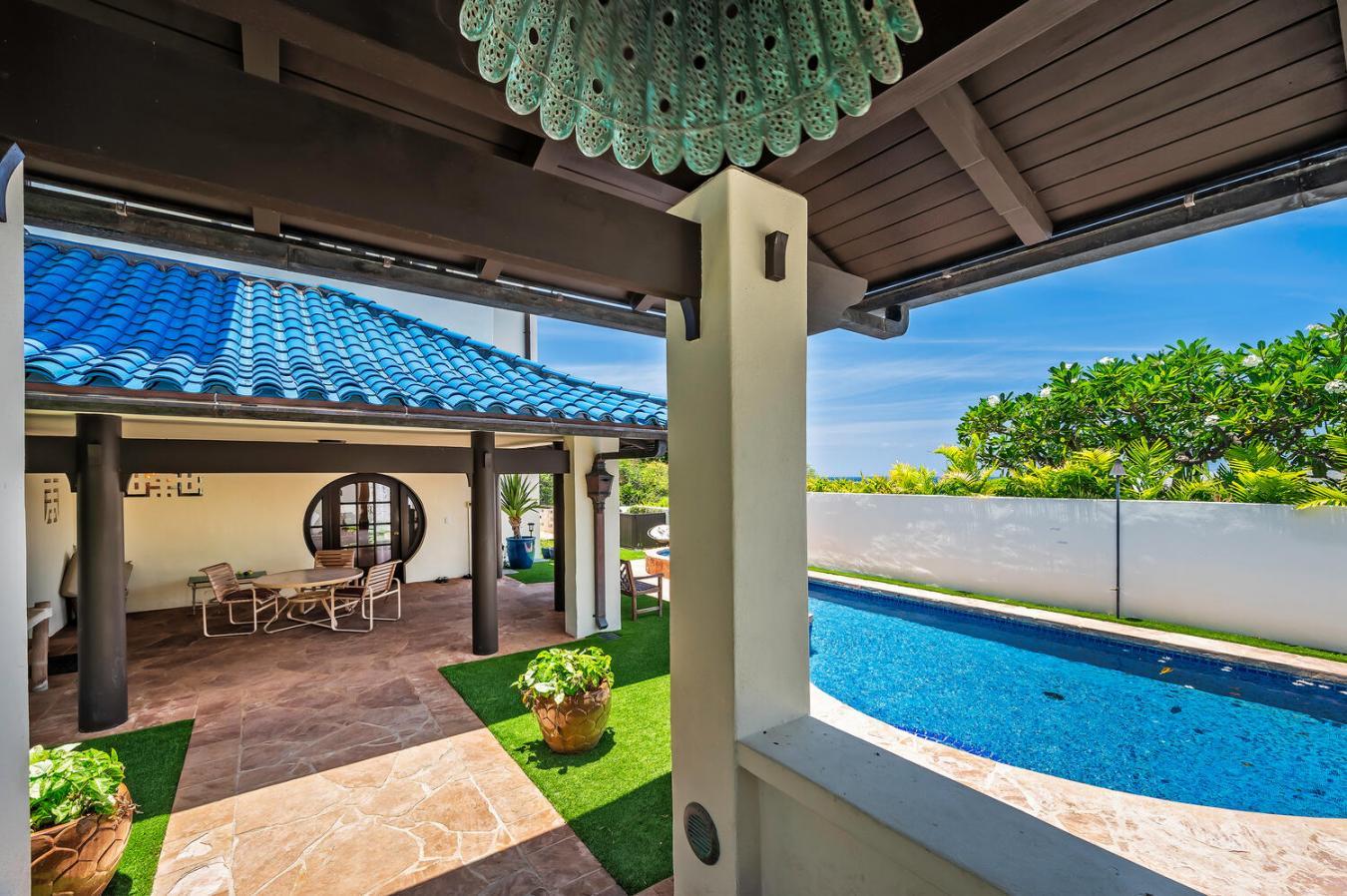 Honolulu, Hawaii, 96815, United States, 4 Bedrooms Bedrooms, ,4 BathroomsBathrooms,Residential,For Sale,1969808