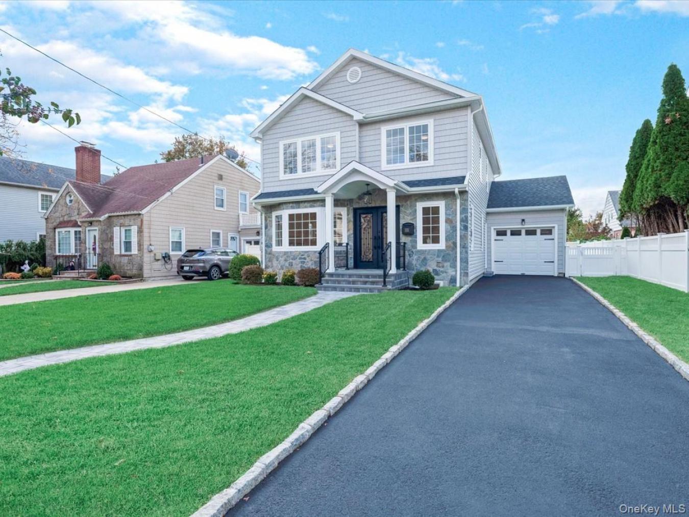 New Hyde Park, Nassau County, 11040, United States, 3 Bedrooms Bedrooms, ,3 BathroomsBathrooms,Residential,For Sale,1969963