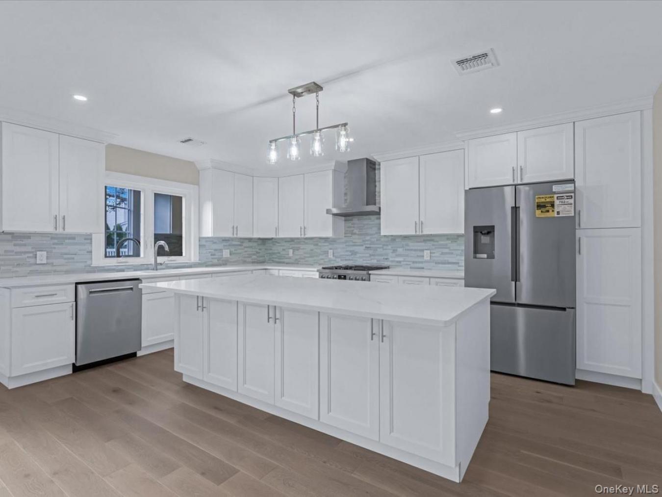 New Hyde Park, Nassau County, 11040, United States, 3 Bedrooms Bedrooms, ,3 BathroomsBathrooms,Residential,For Sale,1969963