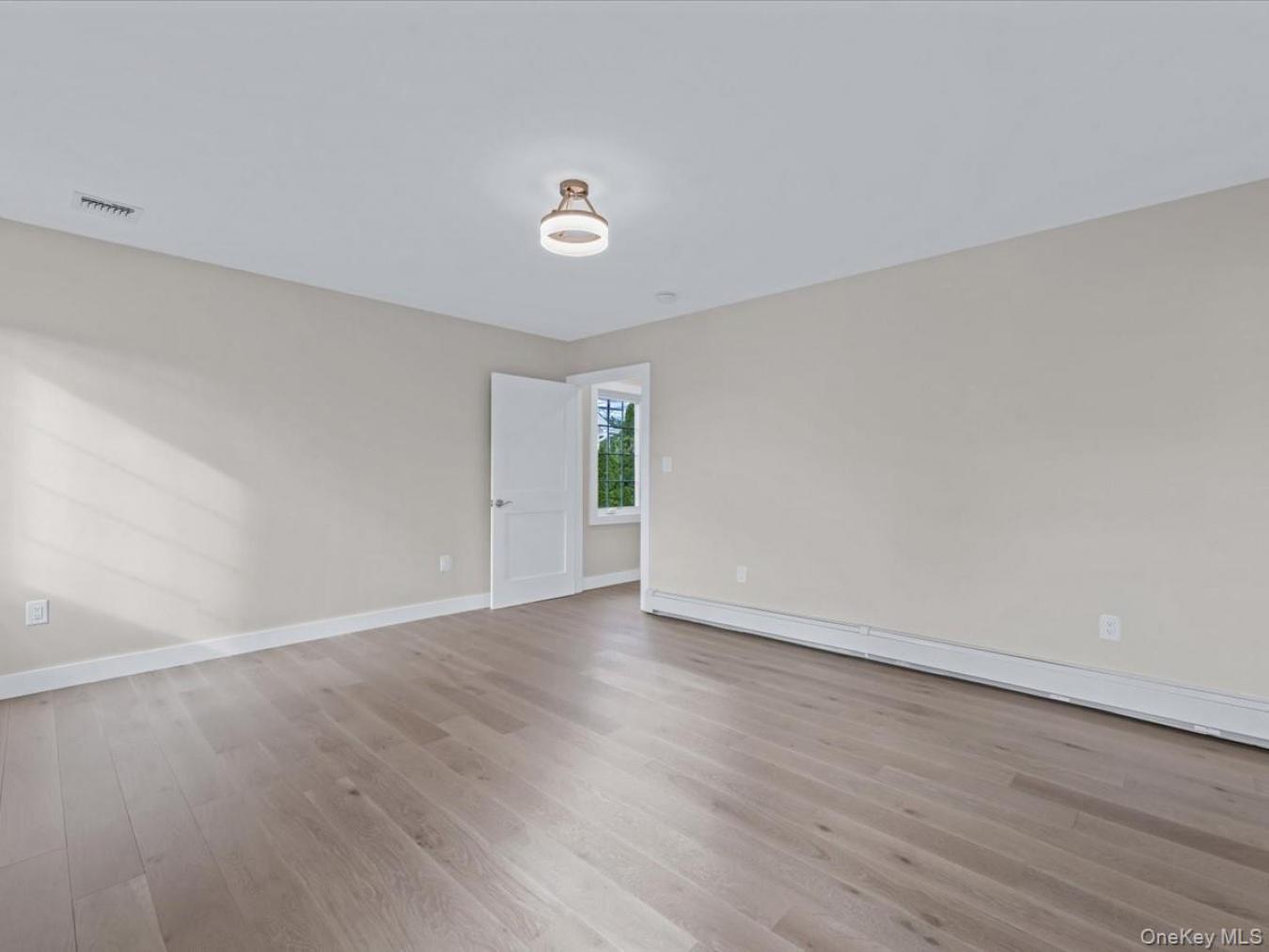 New Hyde Park, Nassau County, 11040, United States, 3 Bedrooms Bedrooms, ,3 BathroomsBathrooms,Residential,For Sale,1969963