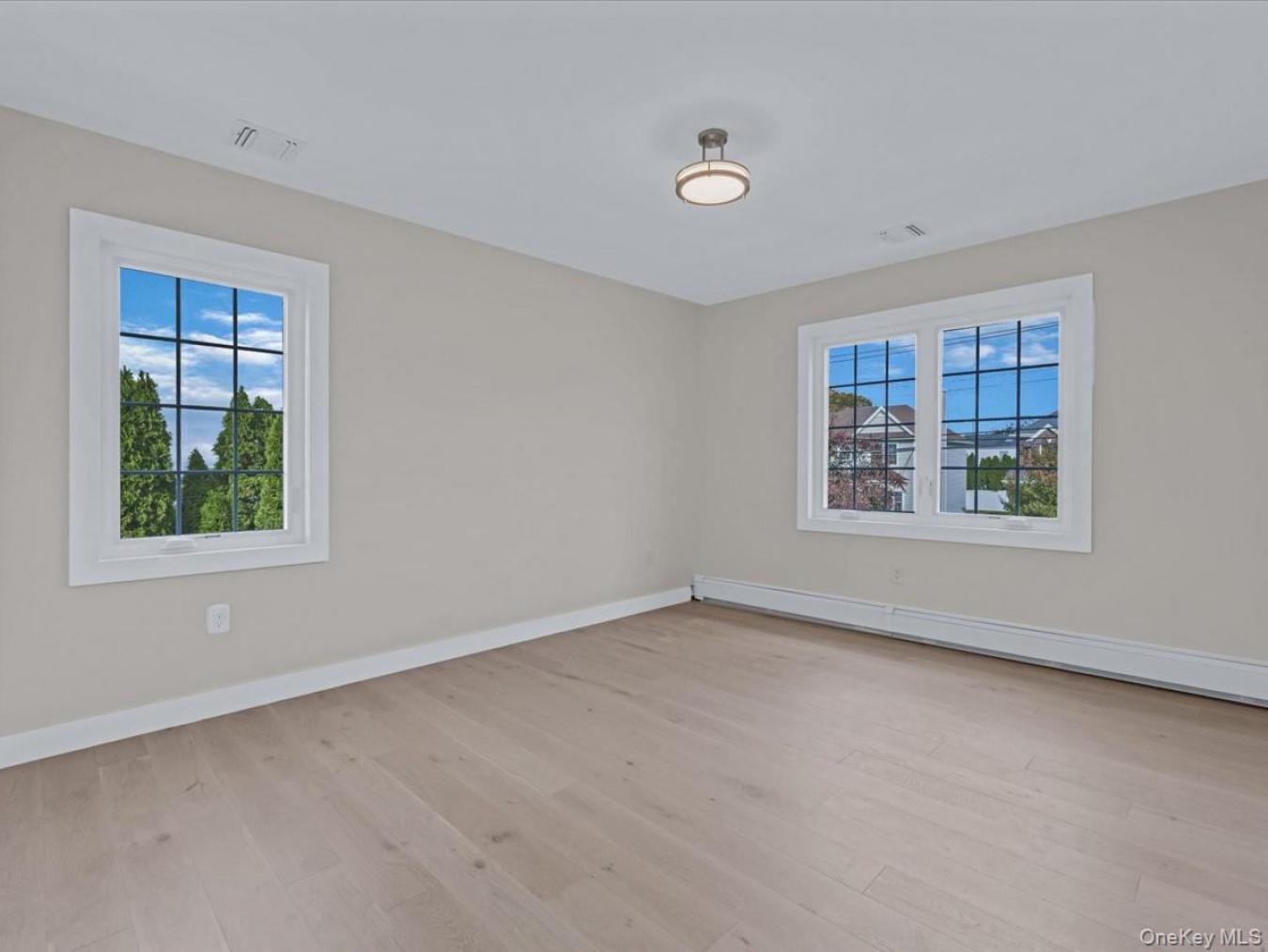 New Hyde Park, Nassau County, 11040, United States, 3 Bedrooms Bedrooms, ,3 BathroomsBathrooms,Residential,For Sale,1969963