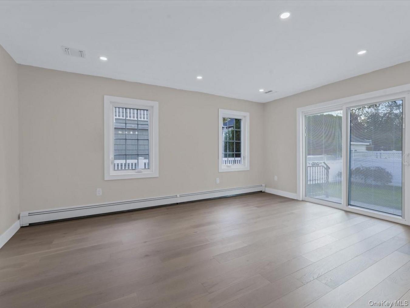 New Hyde Park, Nassau County, 11040, United States, 3 Bedrooms Bedrooms, ,3 BathroomsBathrooms,Residential,For Sale,1969963