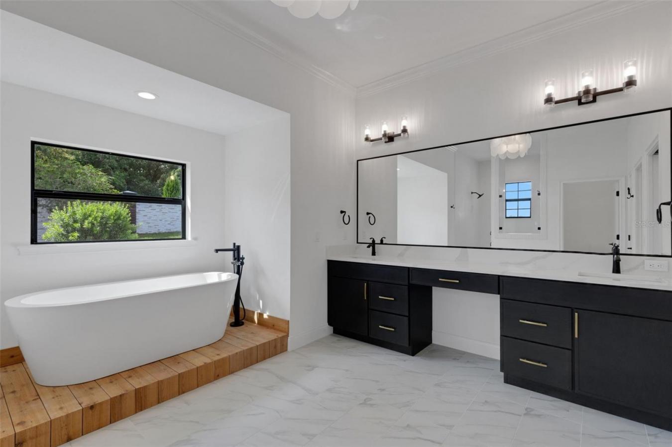 LAKELAND, Polk, 33812, United States, 4 Bedrooms Bedrooms, ,3 BathroomsBathrooms,Residential,For Sale,1969962