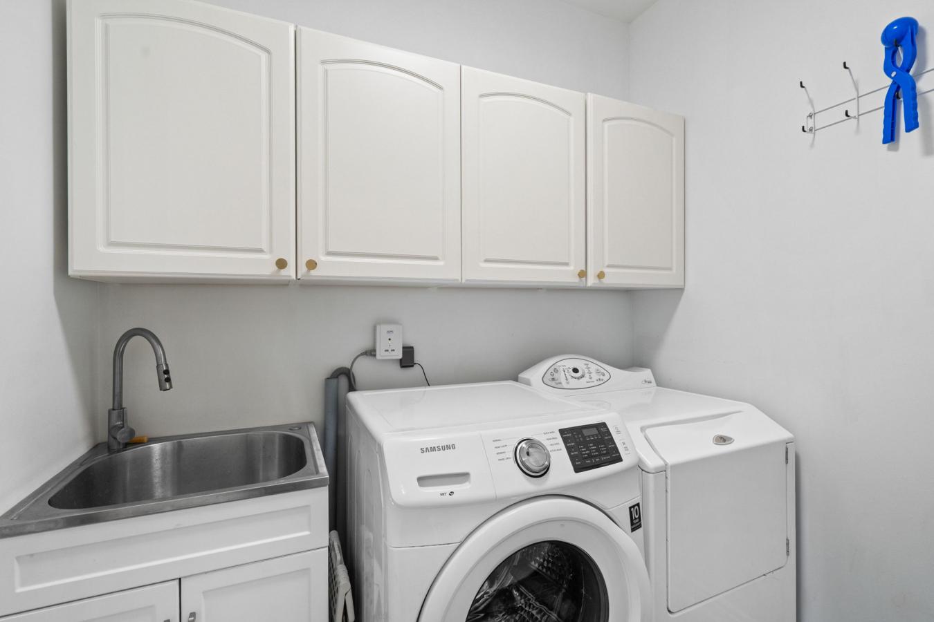 Toronto, ON, M1W4A1, Canada, 4 Bedrooms Bedrooms, ,4 BathroomsBathrooms,Residential,For Sale,1969960