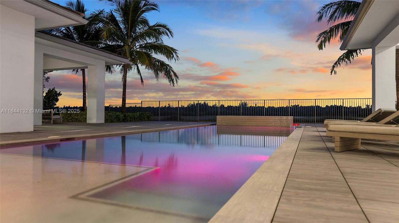 Weston, Florida, 33332, United States, 7 Bedrooms Bedrooms, ,8 BathroomsBathrooms,Residential,For Sale,1969958