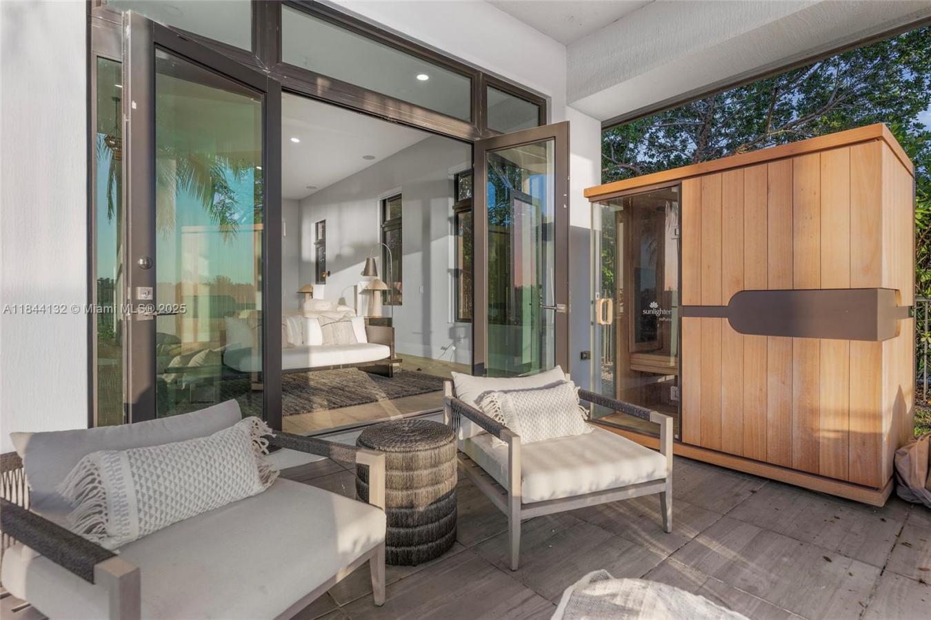 Weston, Florida, 33332, United States, 7 Bedrooms Bedrooms, ,8 BathroomsBathrooms,Residential,For Sale,1969958