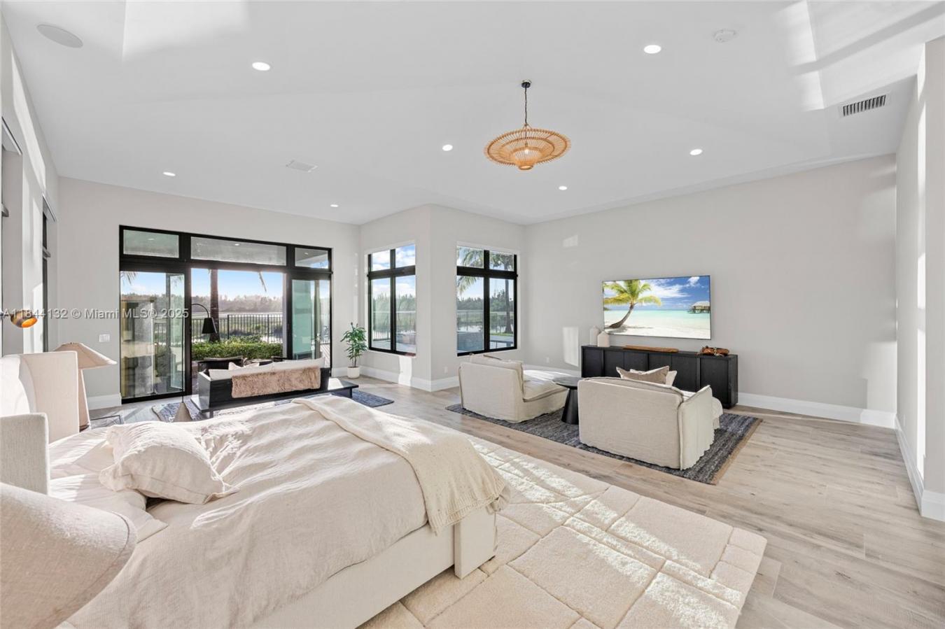 Weston, Florida, 33332, United States, 7 Bedrooms Bedrooms, ,8 BathroomsBathrooms,Residential,For Sale,1969958