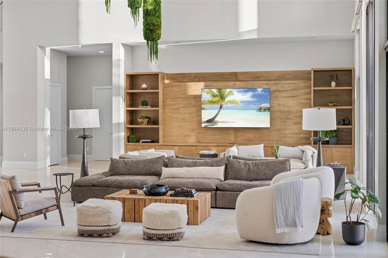 Weston, Florida, 33332, United States, 7 Bedrooms Bedrooms, ,8 BathroomsBathrooms,Residential,For Sale,1969958