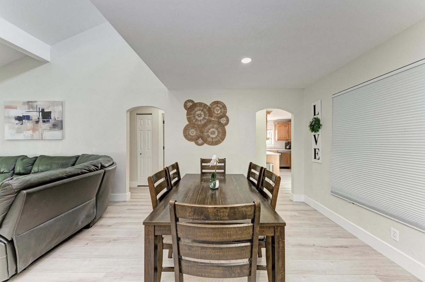 Sarasota, Sarasota, 34241, United States, 3 Bedrooms Bedrooms, ,2 BathroomsBathrooms,Residential,For Sale,1971166