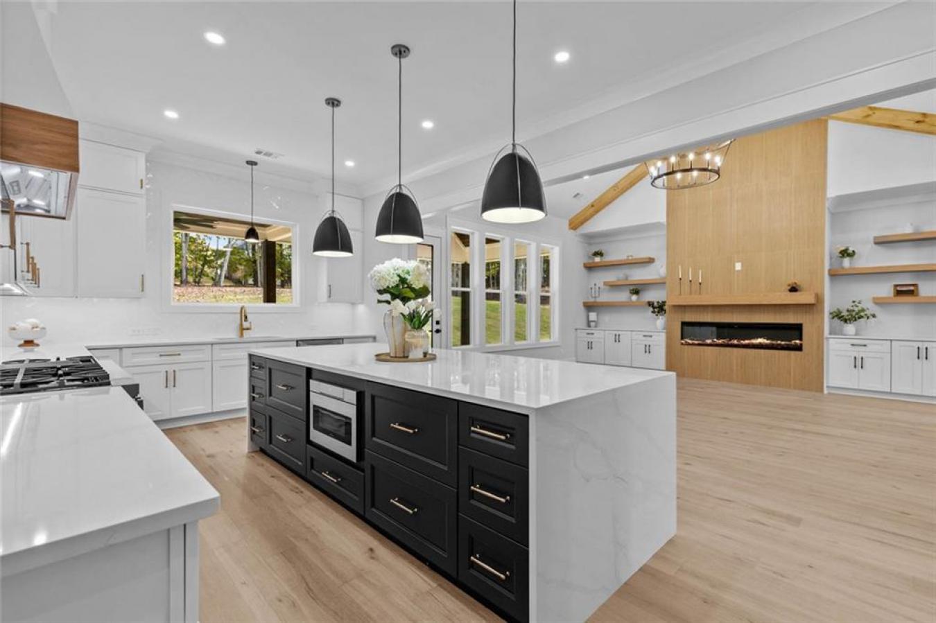 Winder, Barrow - GA, 30680, United States, 5 Bedrooms Bedrooms, ,4 BathroomsBathrooms,Residential,For Sale,1971165