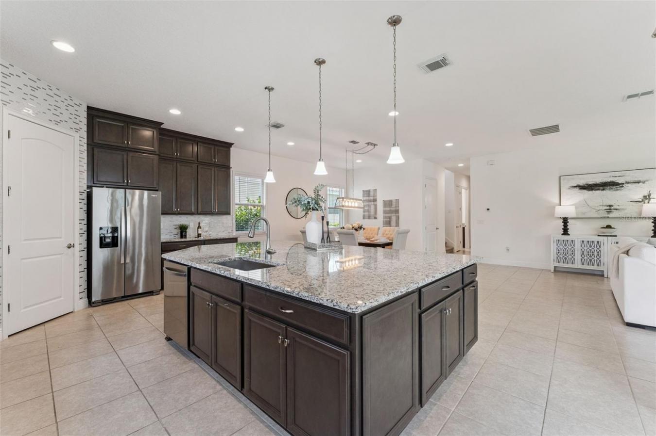 ORLANDO, Orange, 32832, United States, 5 Bedrooms Bedrooms, ,4 BathroomsBathrooms,Residential,For Sale,1971163