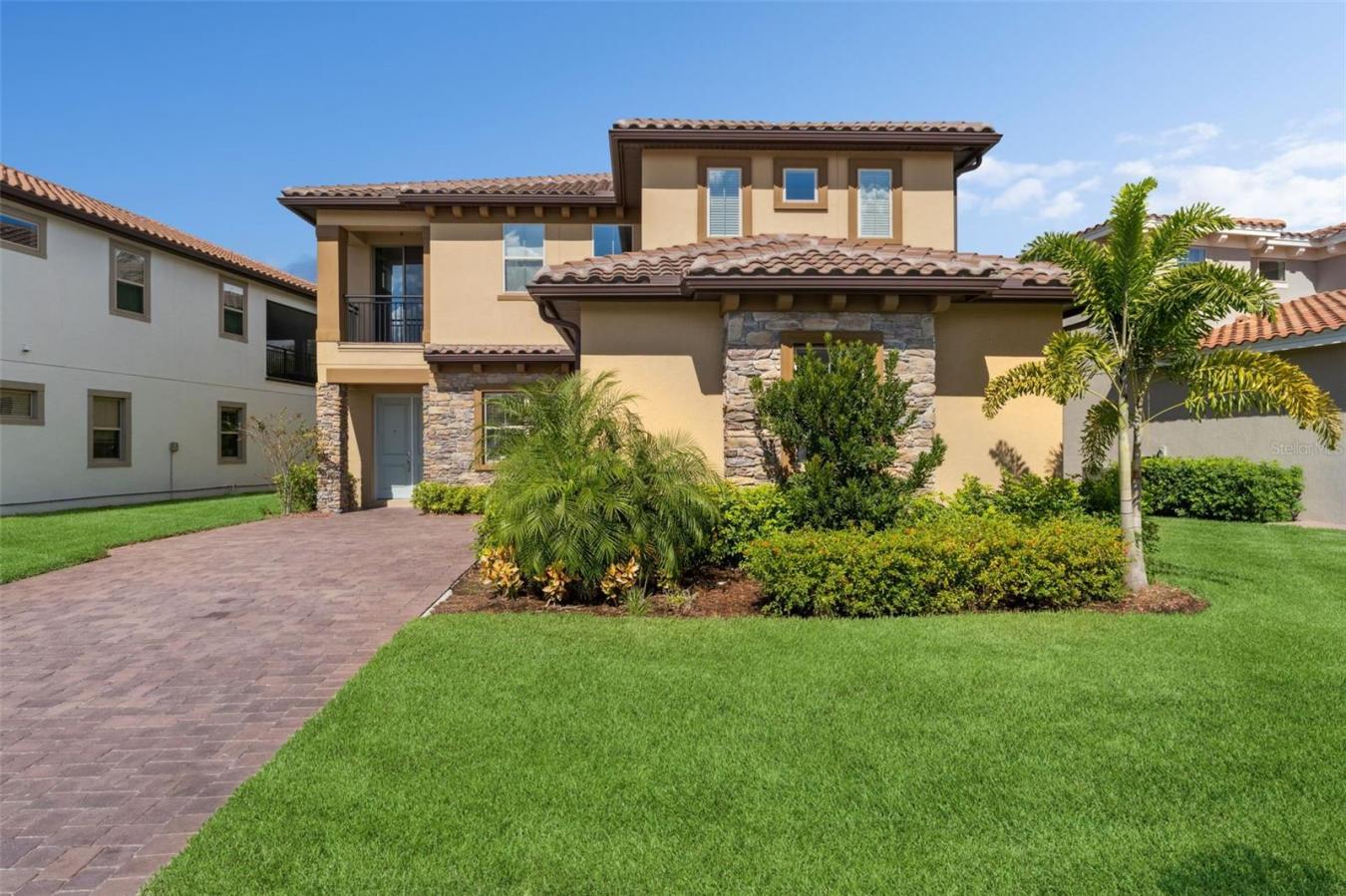 ORLANDO, Orange, 32832, United States, 5 Bedrooms Bedrooms, ,4 BathroomsBathrooms,Residential,For Sale,1971163