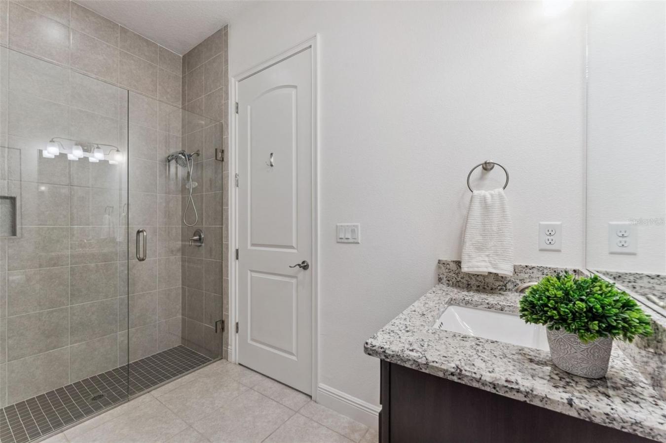 ORLANDO, Orange, 32832, United States, 5 Bedrooms Bedrooms, ,4 BathroomsBathrooms,Residential,For Sale,1971163