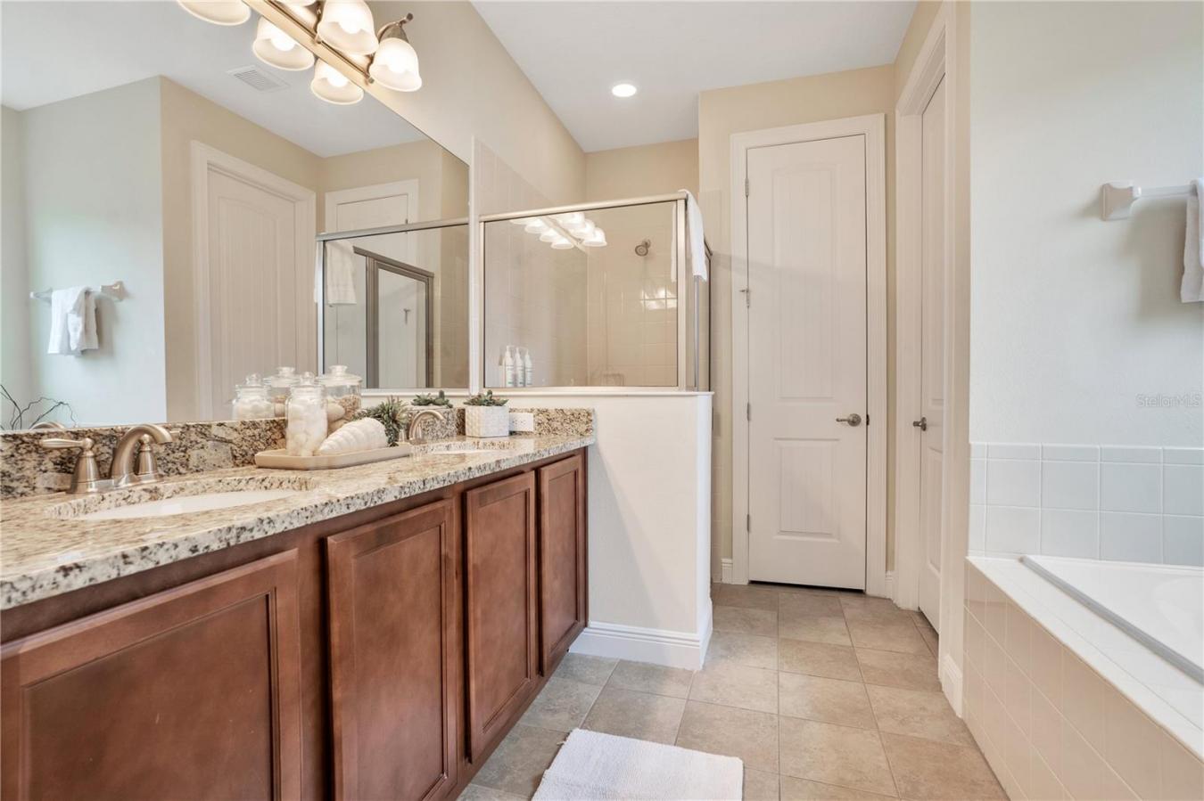 KISSIMMEE, Osceola, 34747, United States, 10 Bedrooms Bedrooms, ,6 BathroomsBathrooms,Residential,For Sale,1971159