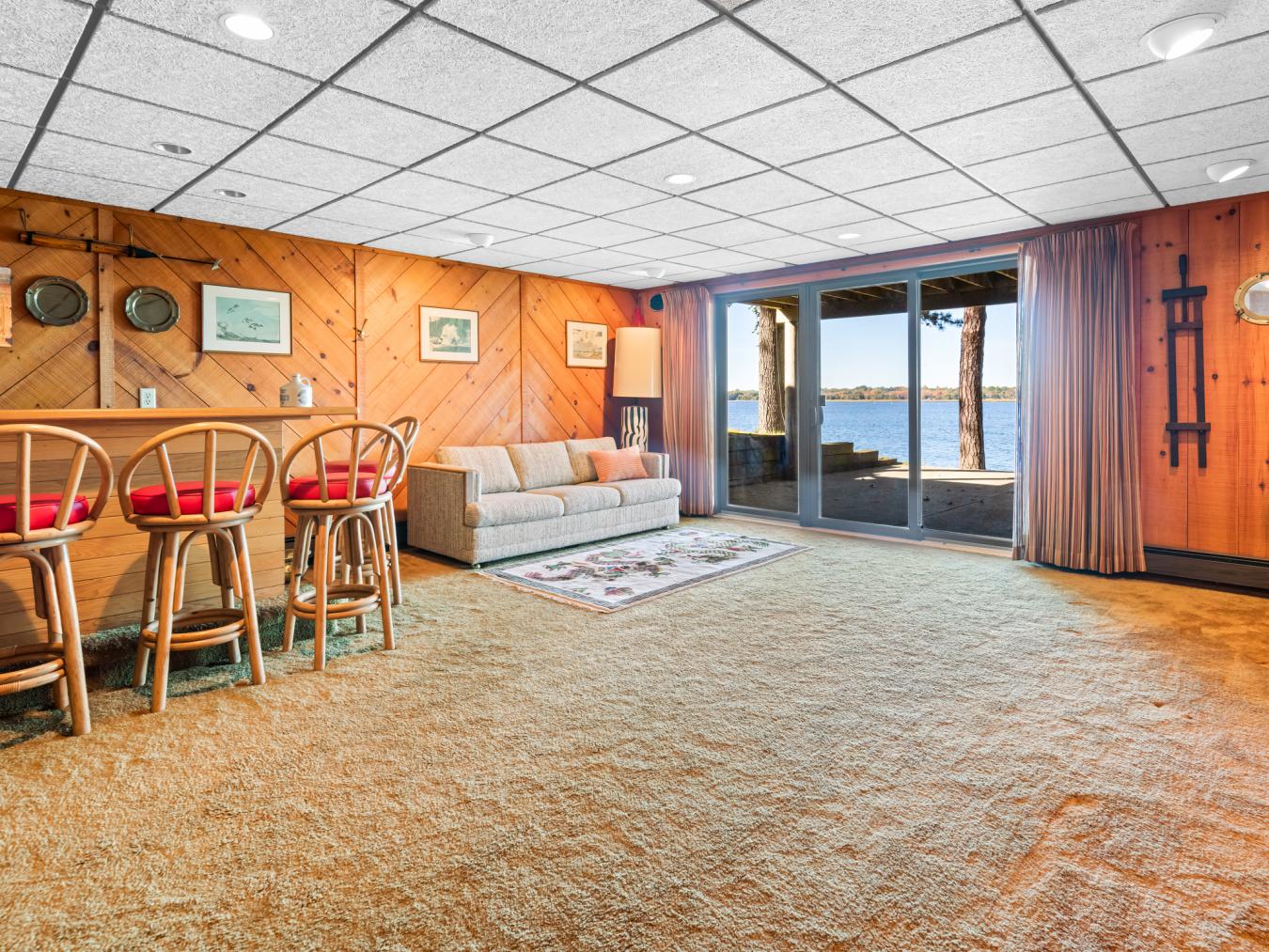 Barrington, Bristol, 02806, United States, 1 Bedroom Bedrooms, ,1 BathroomBathrooms,Residential,For Sale,1969955