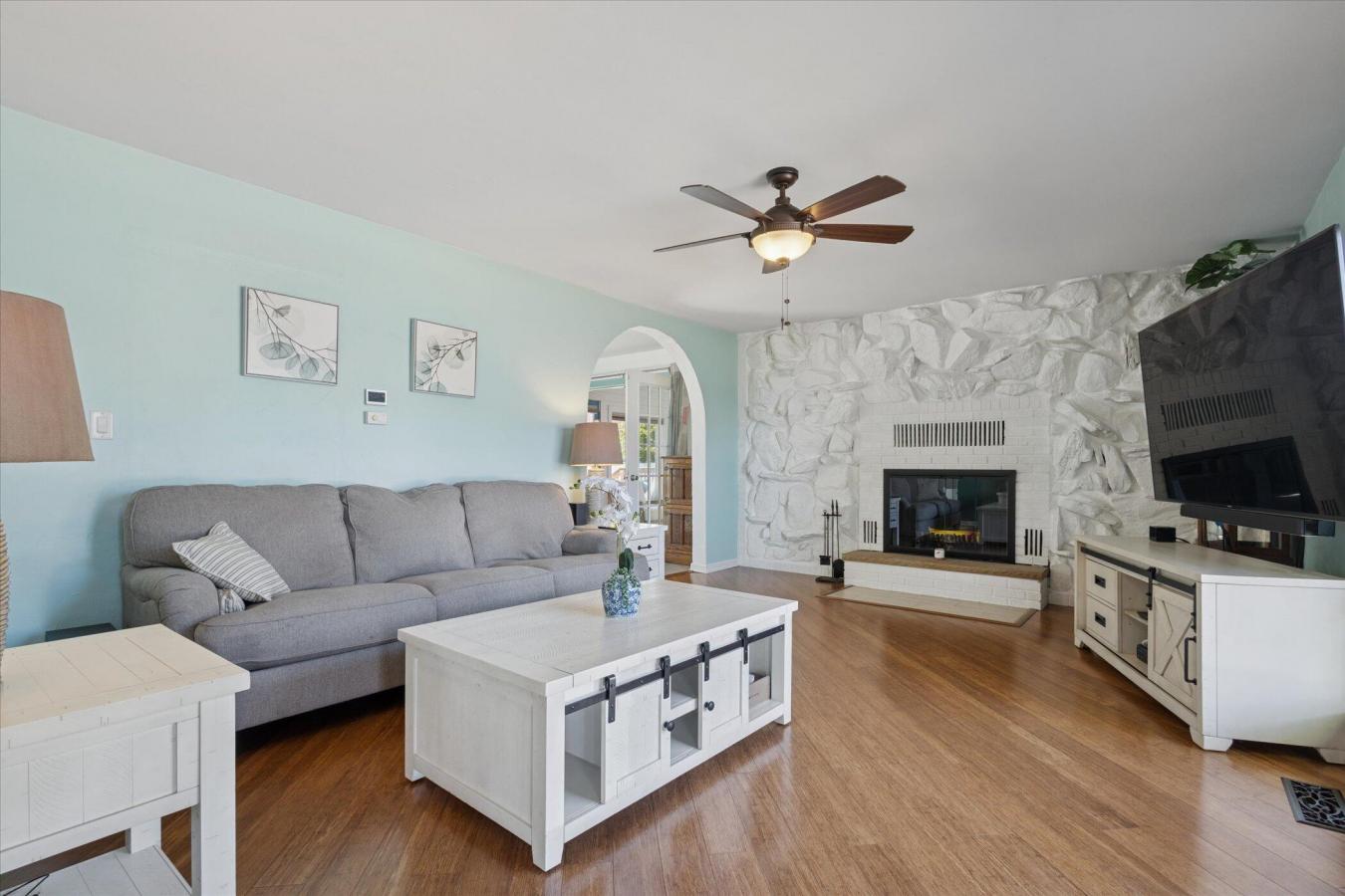 New Buffalo, Berrien, 49117, United States, 4 Bedrooms Bedrooms, ,2 BathroomsBathrooms,Residential,For Sale,1971156