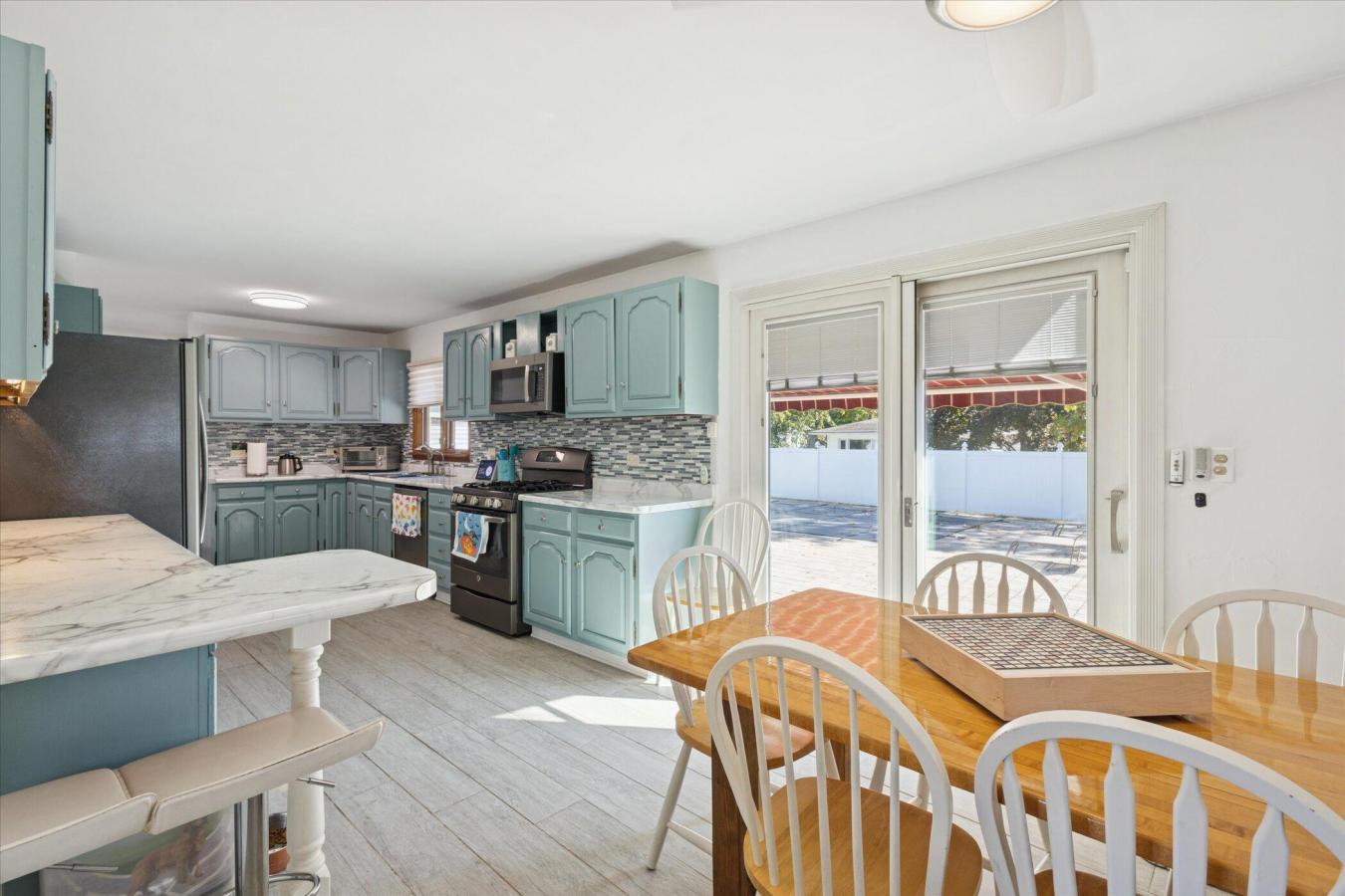 New Buffalo, Berrien, 49117, United States, 4 Bedrooms Bedrooms, ,2 BathroomsBathrooms,Residential,For Sale,1971156