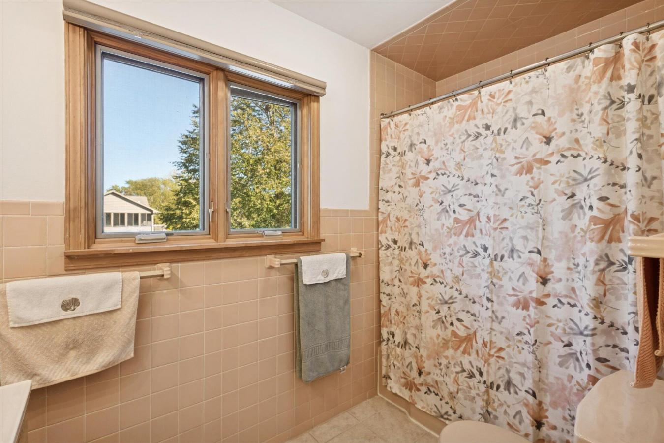 New Buffalo, Berrien, 49117, United States, 4 Bedrooms Bedrooms, ,2 BathroomsBathrooms,Residential,For Sale,1971156