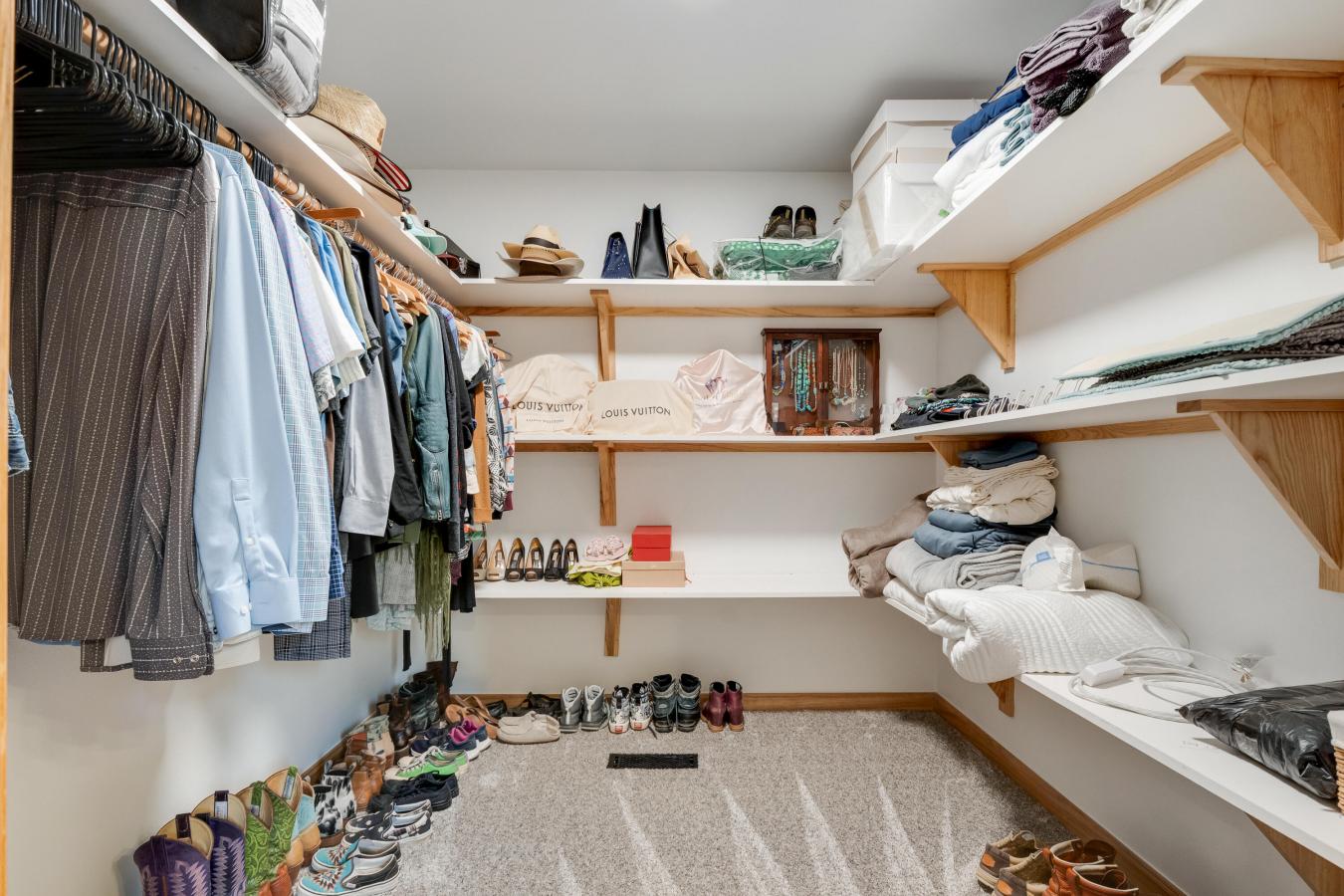 Gillette, Campbell, 82716, United States, 4 Bedrooms Bedrooms, ,2 BathroomsBathrooms,Residential,For Sale,1971153