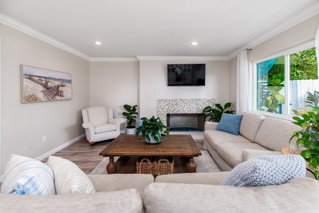 Carlsbad, San Diego, 92009, United States, 4 Bedrooms Bedrooms, ,3 BathroomsBathrooms,Residential,For Sale,1973504