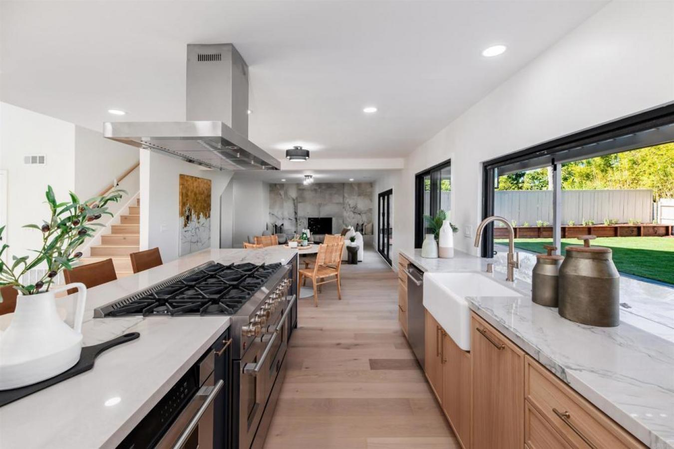 Carlsbad, San Diego, 92009, United States, 4 Bedrooms Bedrooms, ,4 BathroomsBathrooms,Residential,For Sale,1985817