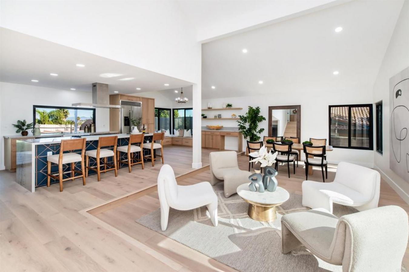 Carlsbad, San Diego, 92009, United States, 4 Bedrooms Bedrooms, ,4 BathroomsBathrooms,Residential,For Sale,1985817