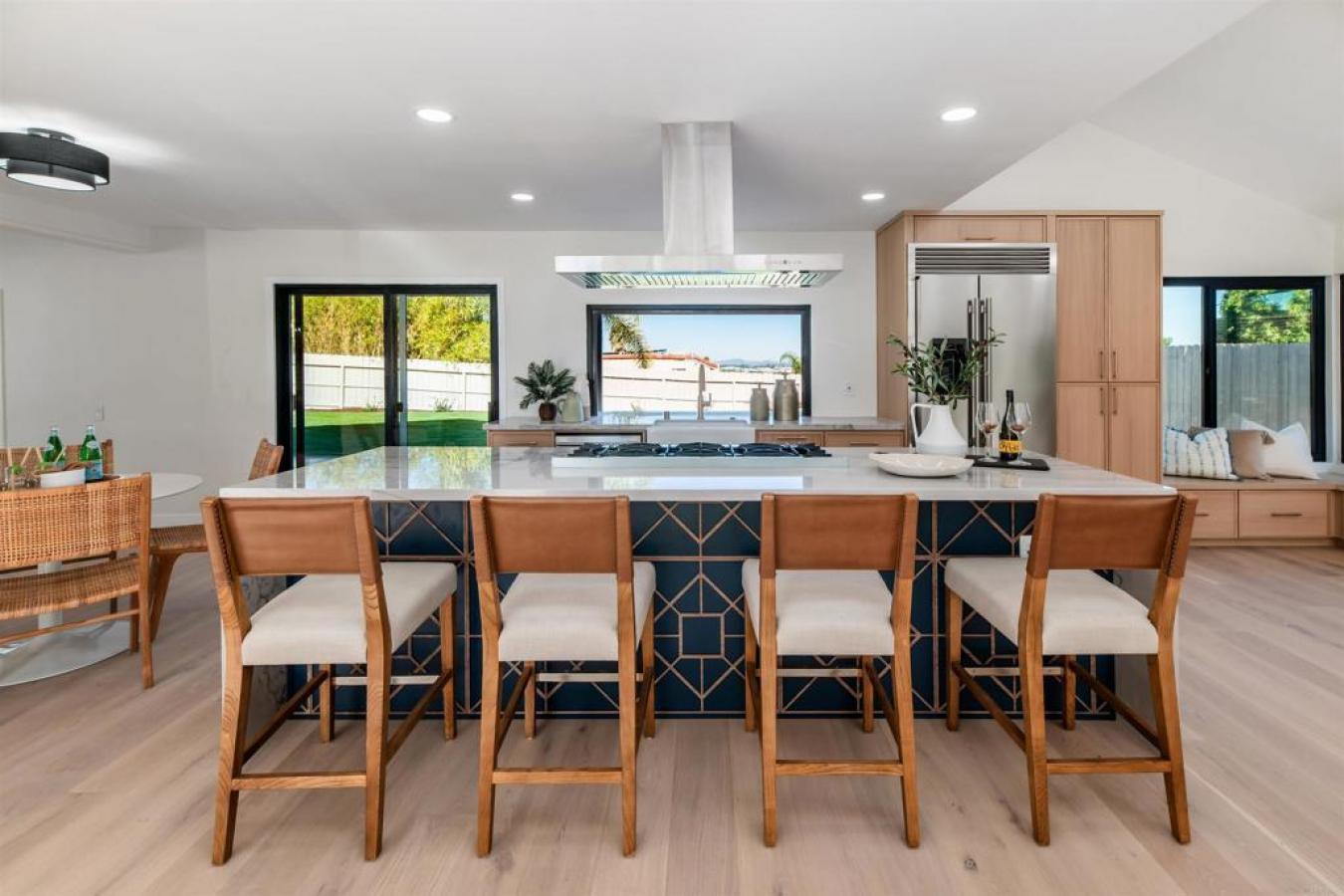 Carlsbad, San Diego, 92009, United States, 4 Bedrooms Bedrooms, ,4 BathroomsBathrooms,Residential,For Sale,1985817