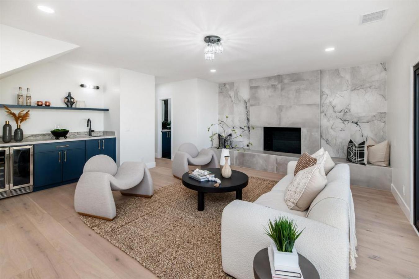 Carlsbad, San Diego, 92009, United States, 4 Bedrooms Bedrooms, ,4 BathroomsBathrooms,Residential,For Sale,1985817