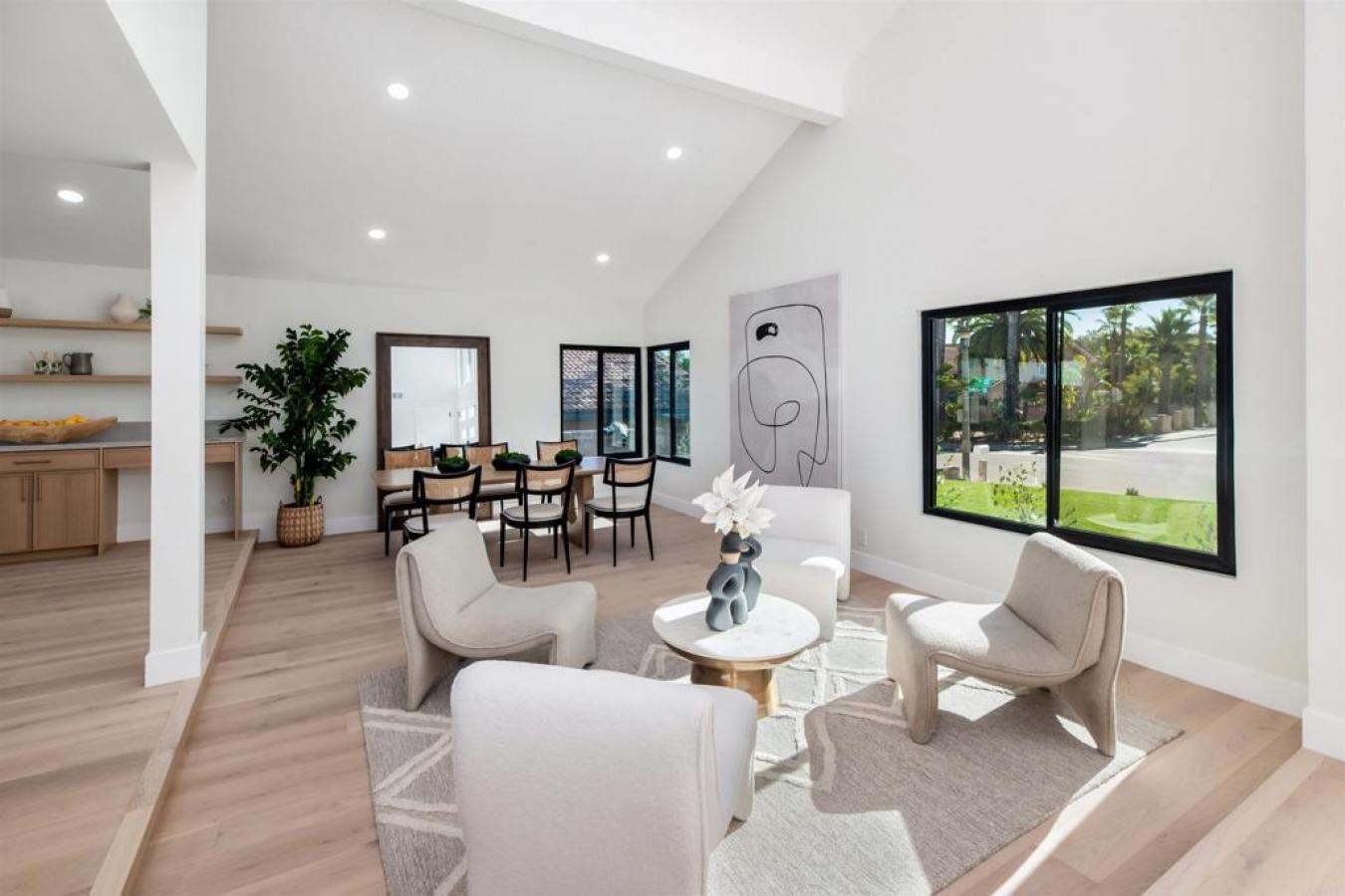 Carlsbad, San Diego, 92009, United States, 4 Bedrooms Bedrooms, ,4 BathroomsBathrooms,Residential,For Sale,1985817