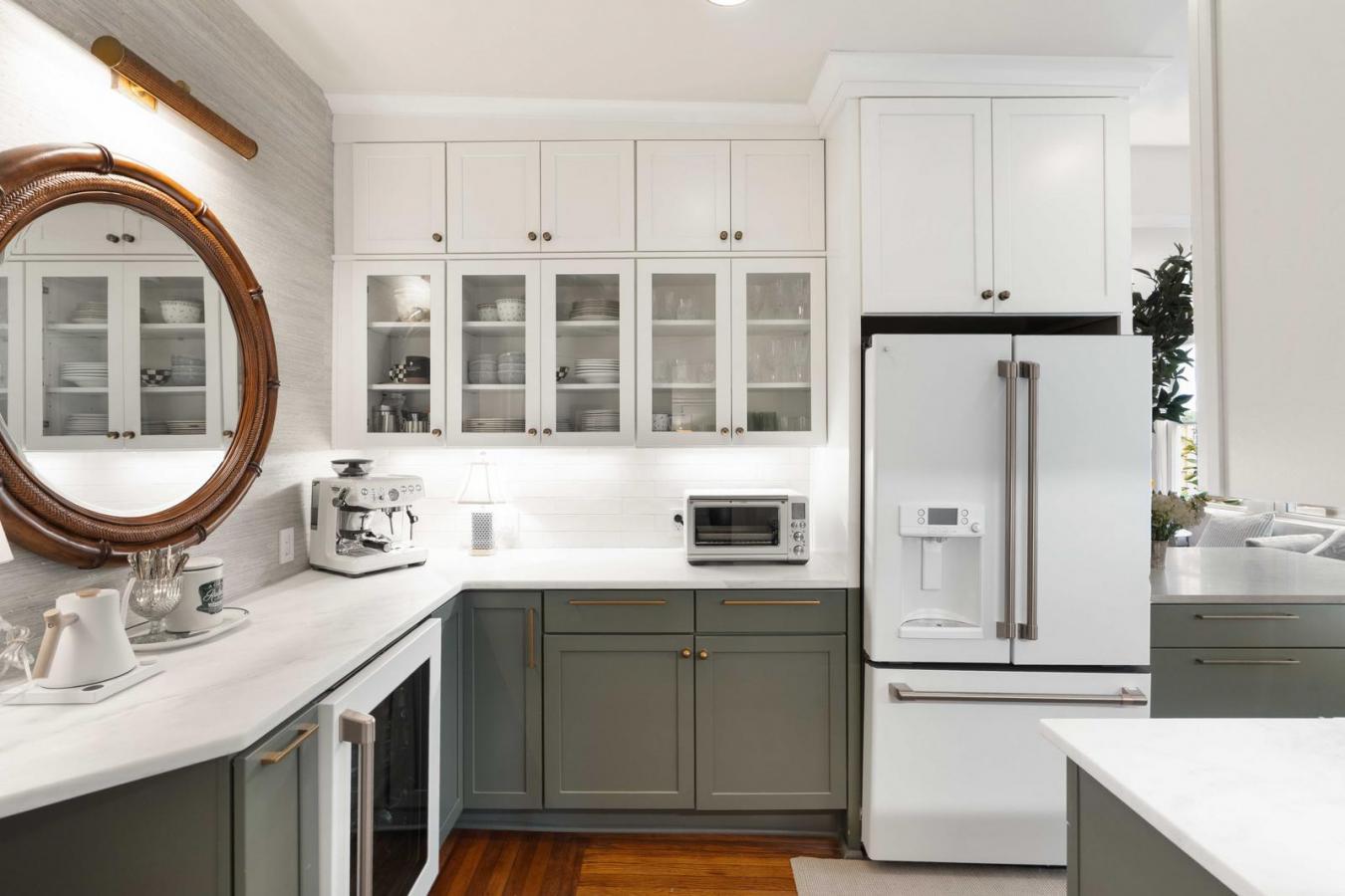 Charleston, Charleston, 29403, United States, 2 Bedrooms Bedrooms, ,2 BathroomsBathrooms,Residential,For Sale,1971152