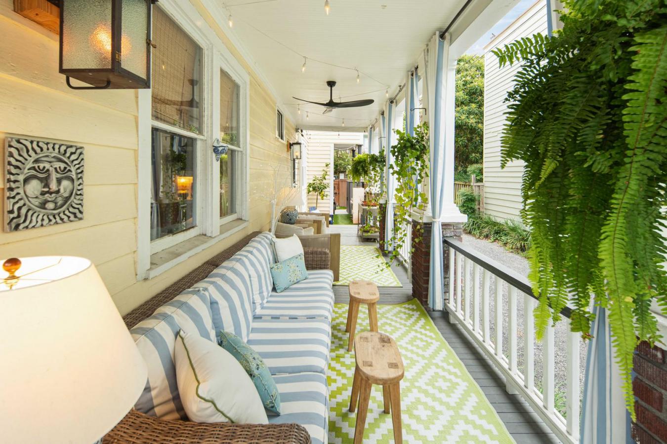 Charleston, Charleston, 29403, United States, 2 Bedrooms Bedrooms, ,2 BathroomsBathrooms,Residential,For Sale,1971152