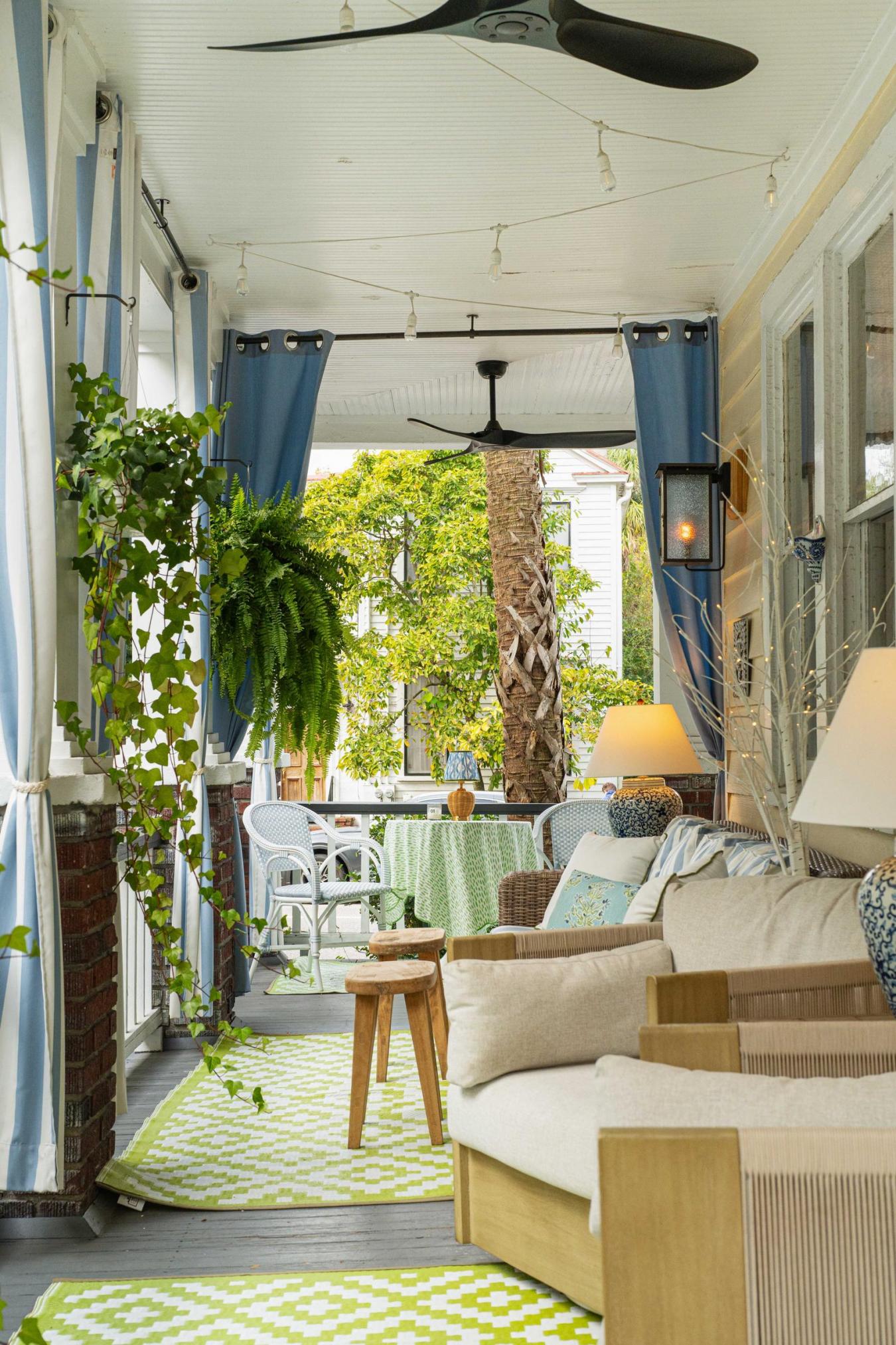 Charleston, Charleston, 29403, United States, 2 Bedrooms Bedrooms, ,2 BathroomsBathrooms,Residential,For Sale,1971152