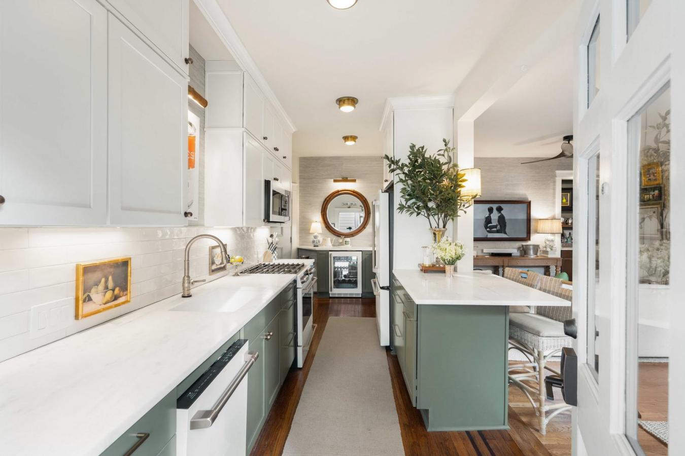 Charleston, Charleston, 29403, United States, 2 Bedrooms Bedrooms, ,2 BathroomsBathrooms,Residential,For Sale,1971152